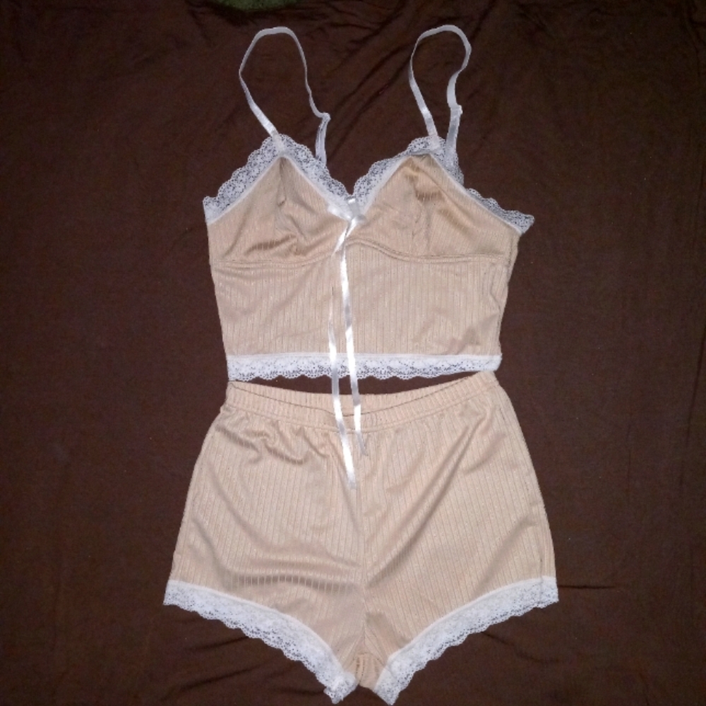 NWT 2 PIECE SHORT LOUNGEWEAR